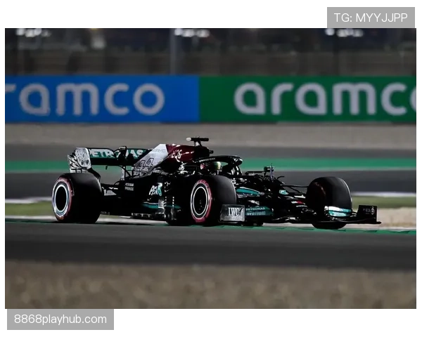 周冠宇开的车看着像豪宅，买单速度吓得服务员直冒汗！