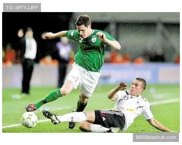 拉人犯规的判罚标准：何时构成阻止对方进攻的明显犯规